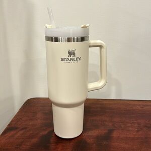 STANLEY THE QUENCHER H2.0 FLOWSTATE TUMBLER 40 OZ